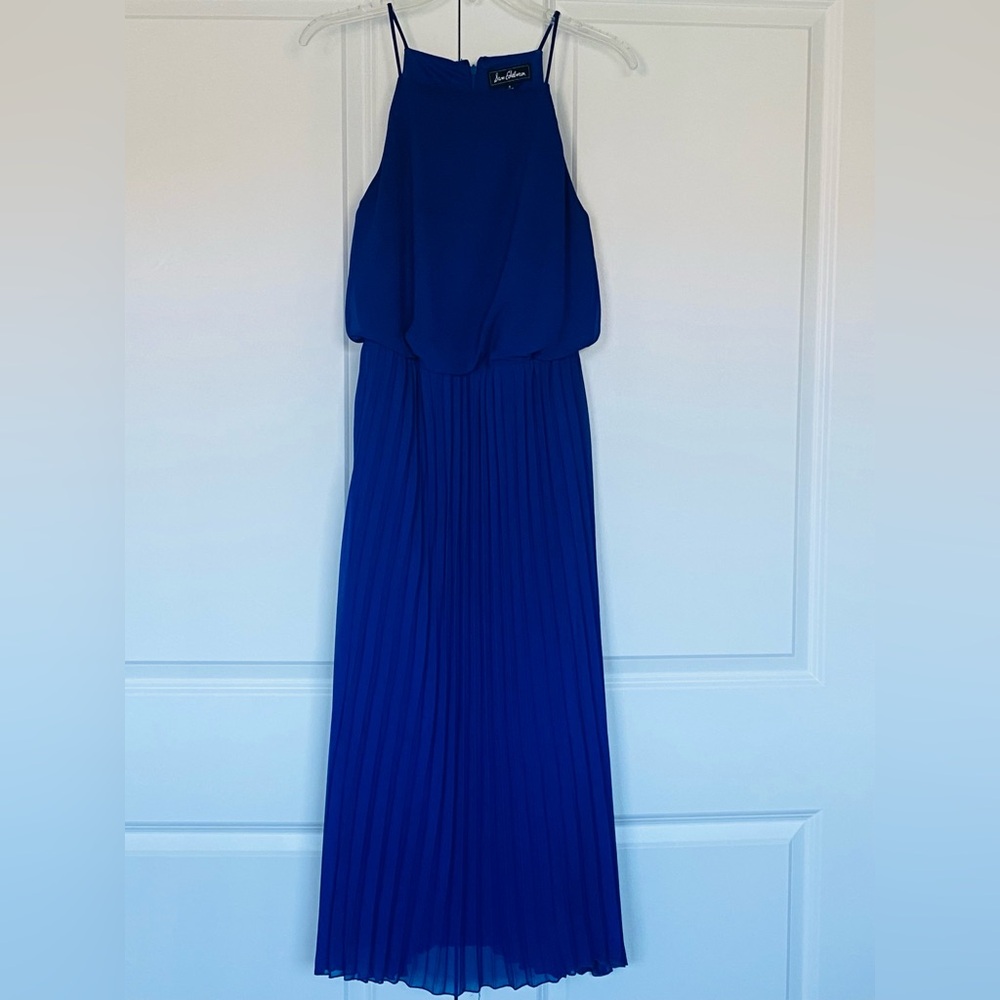 Elegant Blue Sleeveless Dress